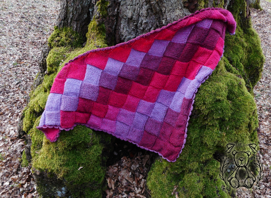 .:Wildberry Shawl:.