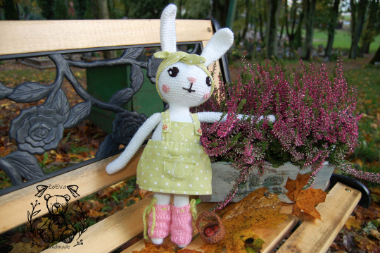 Miss Autumn Bunny Bunia